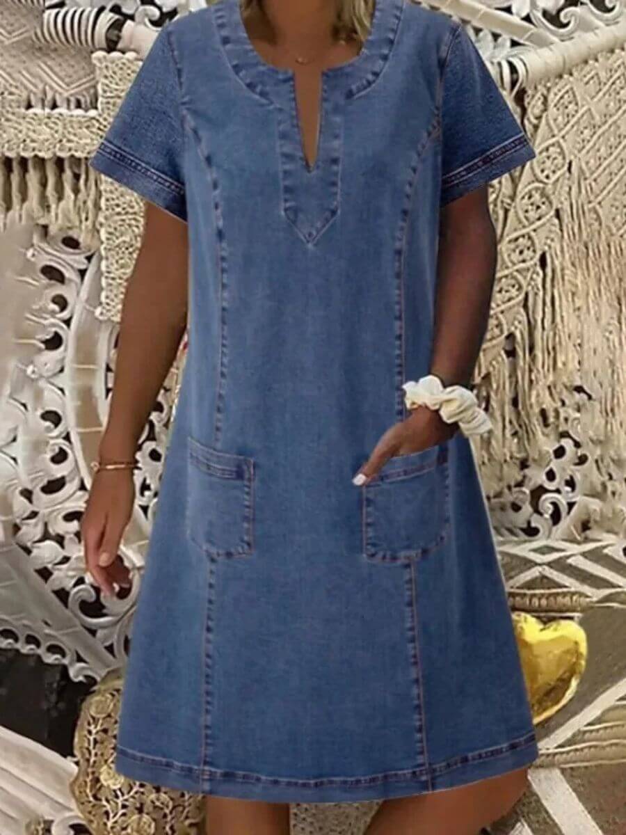 VELARA™ | Somrig Jeansklänning med V-ringning