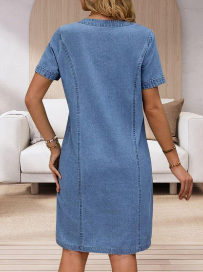 VELARA™ | Somrig Jeansklänning med V-ringning